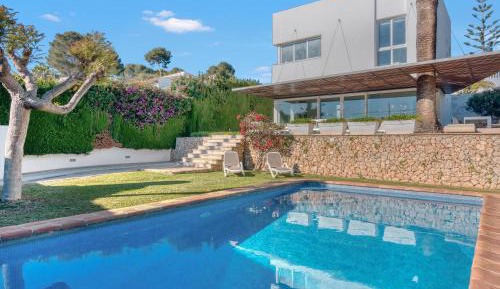 Villa with Sea View