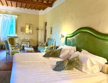 Deluxe King Suite