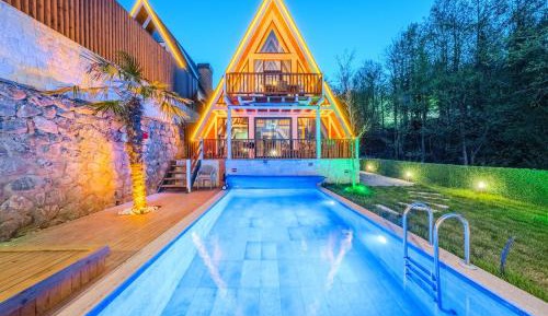 Villa with Garden View