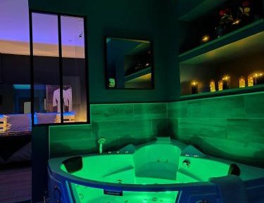 One-Bedroom Apartment with Spa Bath