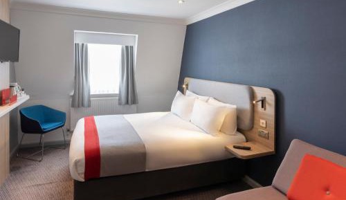 Standard Double Room with Single Sofa Bed and Free Hot Breakfast