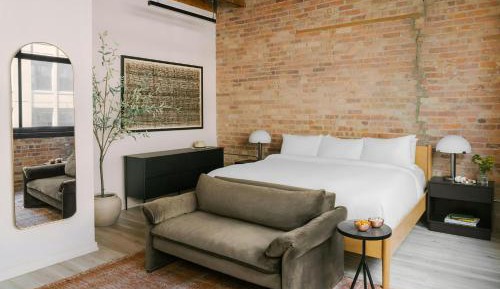 Studio Apartment with King Bed
