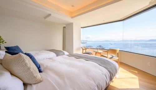 Deluxe Suite with Sea View