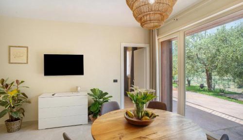 Superior One-Bedroom Apartment