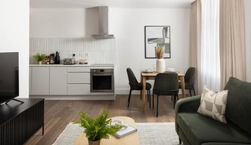 One-Bedroom Premier Apartment