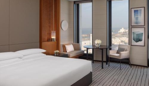 Deluxe King Room with City View