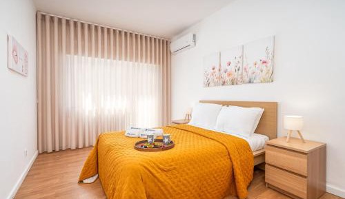 Two-Bedroom Deluxe Apartment with Balcony
