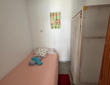 Single Room with Shared Bathroom