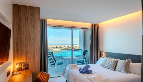 Deluxe Suite with Sea View