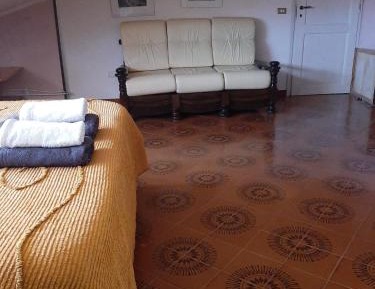 King Studio with Sofa Bed