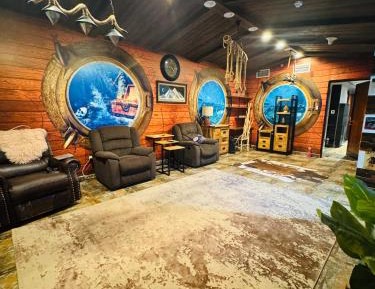 Deluxe King Suite