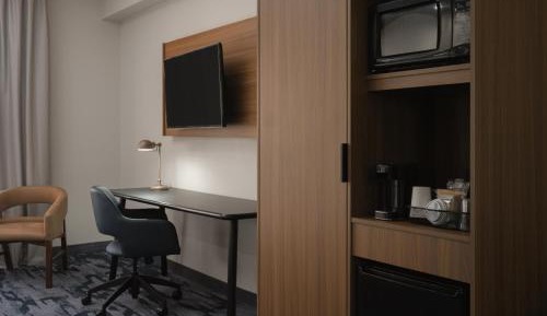 King Room with Roll-in Shower - Mobility and Hearing Accessible