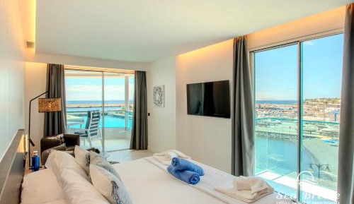 Deluxe Suite with Sea View