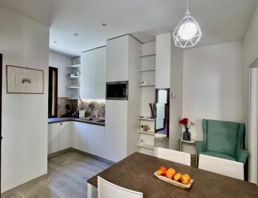 One-Bedroom Apartment with View