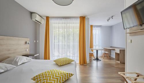 Standard Studio (2 Adults)