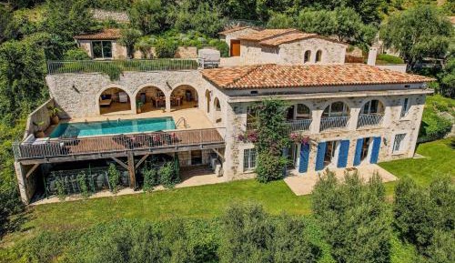 Four-Bedroom Holiday Home