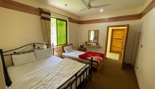 Deluxe Double Room (2 Adults + 1 Child)