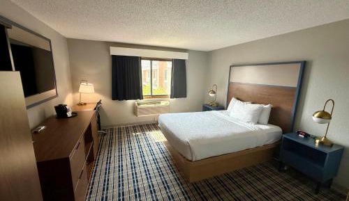 Queen Room - Non-Smoking