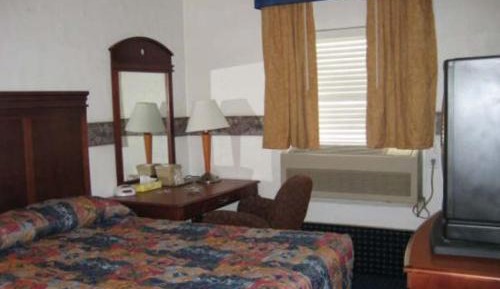 Queen Room - Non-Smoking