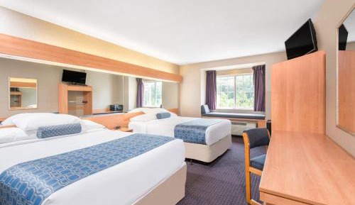 Queen Room with Two Queen Beds - Non-Smoking