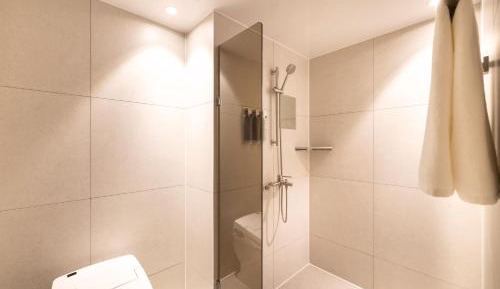 [OTT Only] Deluxe Double Room with Mirror