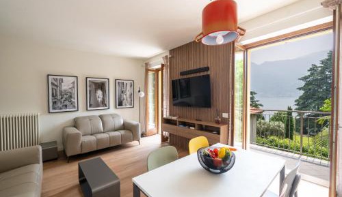 Two-Bedroom Apartment with Balcony and Lake View