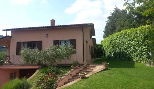 Deluxe Double Room (2 Adults + 1 Child)