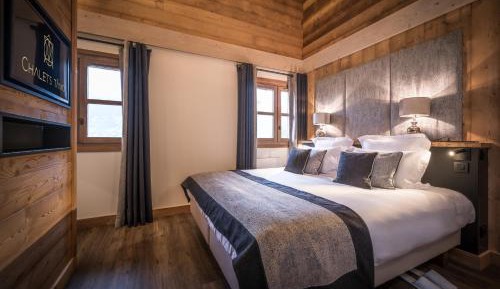Double or Twin Room with Mountain View