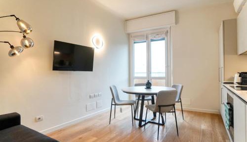 One-Bedroom Apartment with Balcony