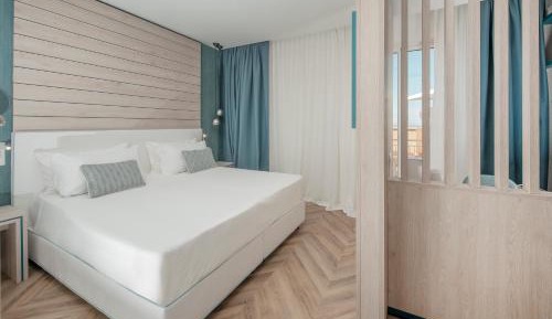 Double or Twin Room with City View