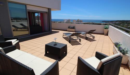 Two-Bedroom Apartment with Sea View