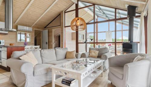 Three-Bedroom Holiday Home 