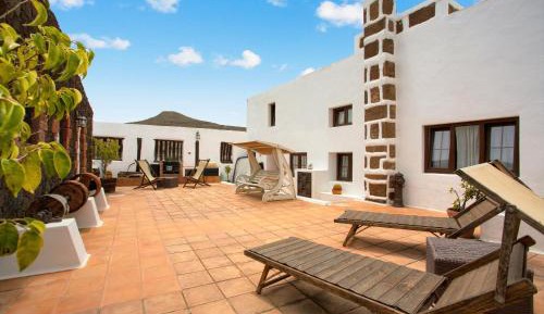 Villa with Garden View