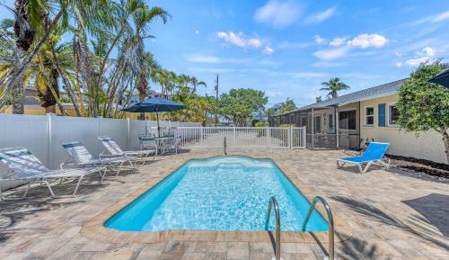 Six-Bedroom Holiday Home