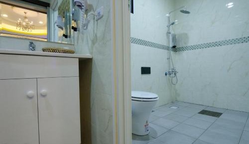 Twin Room with Shower
