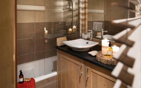 One-Bedroom Apartment (4 Adults) with Spa Access