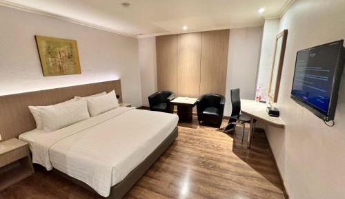 Superior King Bed - No Window