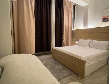 Deluxe Room (2 Adults + 1 Child)