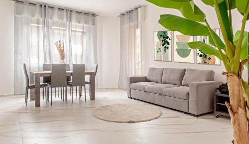 Three-Bedroom Deluxe Apartment