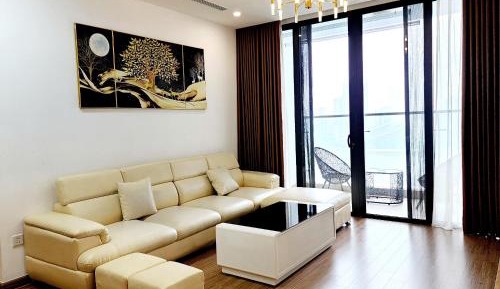 Four-Bedroom Apartment with Balcony 