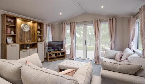 Hideaway Junior 2 Bed Hot Tub Lodge