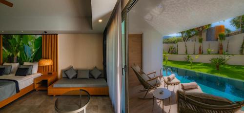 Swim Up Deluxe Room