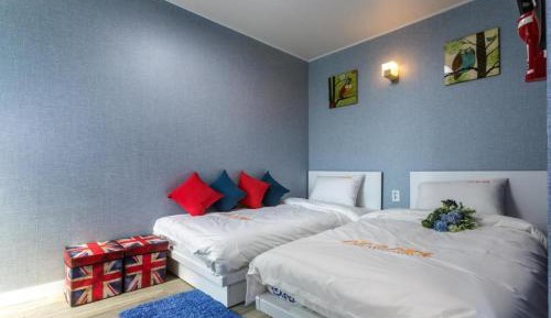 Twin Room with Private Bathroom