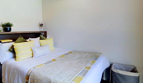 Single Room with Private Bathroom