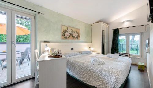 Villa with Garden View