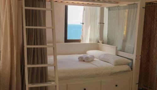 Bed in 8-Bed Mixed Dormitory Room