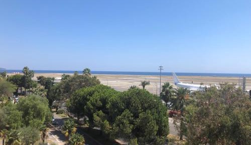 Standard Room - 1 Queen Bed