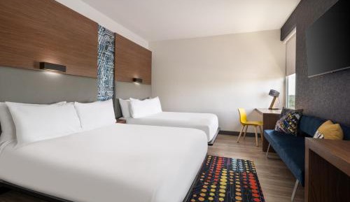 Aloft, Guest room, 2 Queen