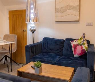 Deluxe Two-Bedroom Apartment with Garden View