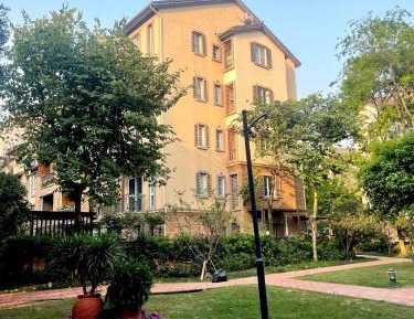 One-Bedroom Apartment with Garden View